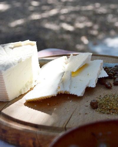 Κατσικίσιο σκληρό τυρί