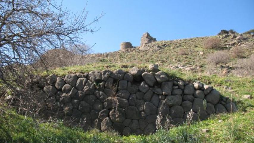 Ανάλημμα με λέσβιο τρόπο δόμησης