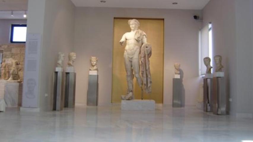 Άγαλμα του Ρωμαίου αυτοκράτορα Τραϊανού, γύρω στο 114 μ.Χ